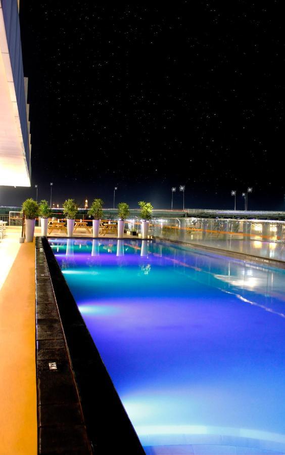 Harris Hotel Samarinda Kültér fotó