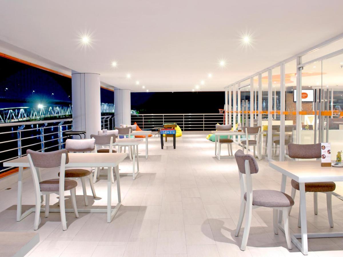 Harris Hotel Samarinda Kültér fotó