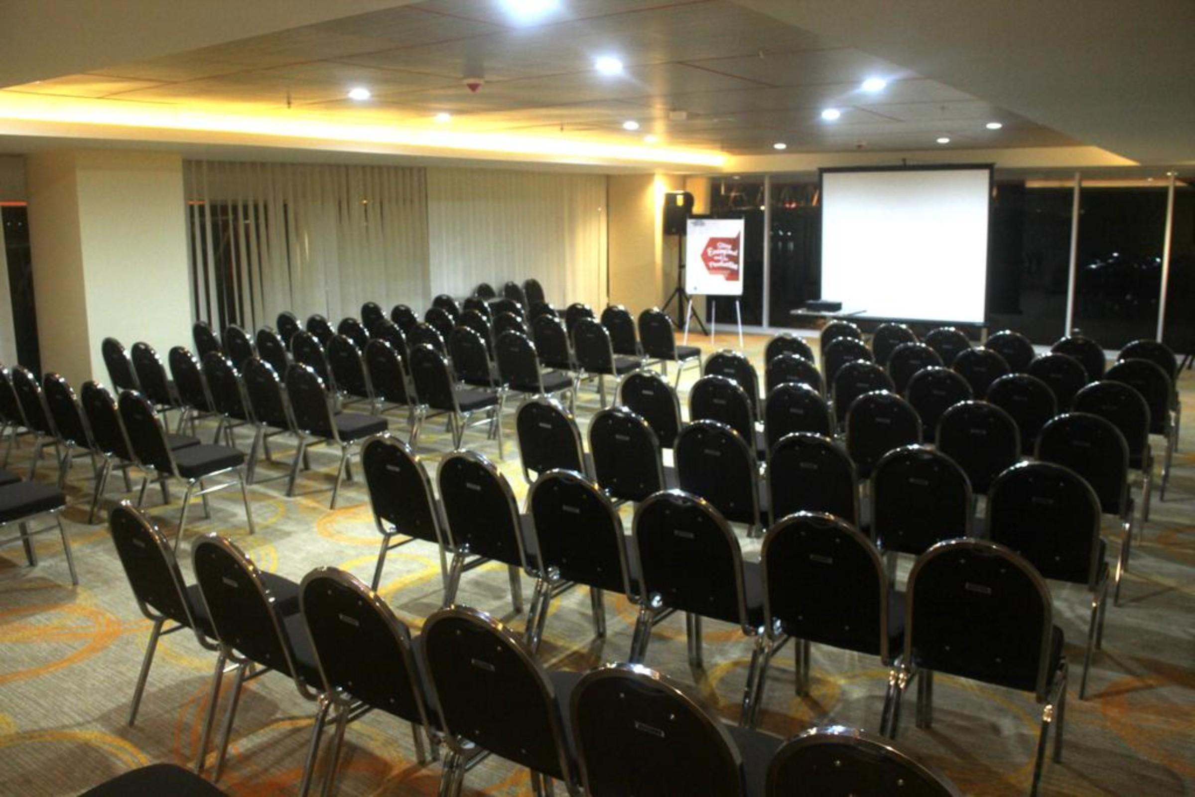 Harris Hotel Samarinda Kültér fotó