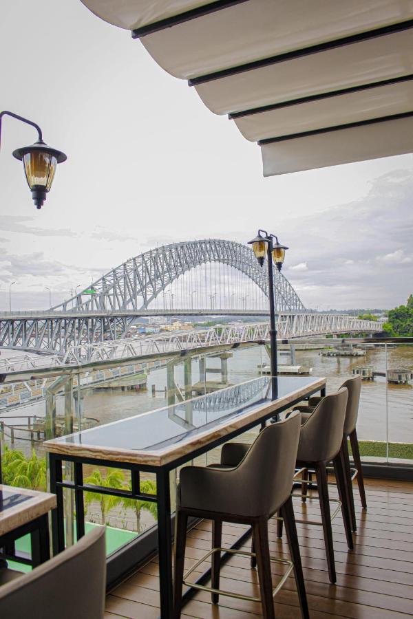Harris Hotel Samarinda Kültér fotó
