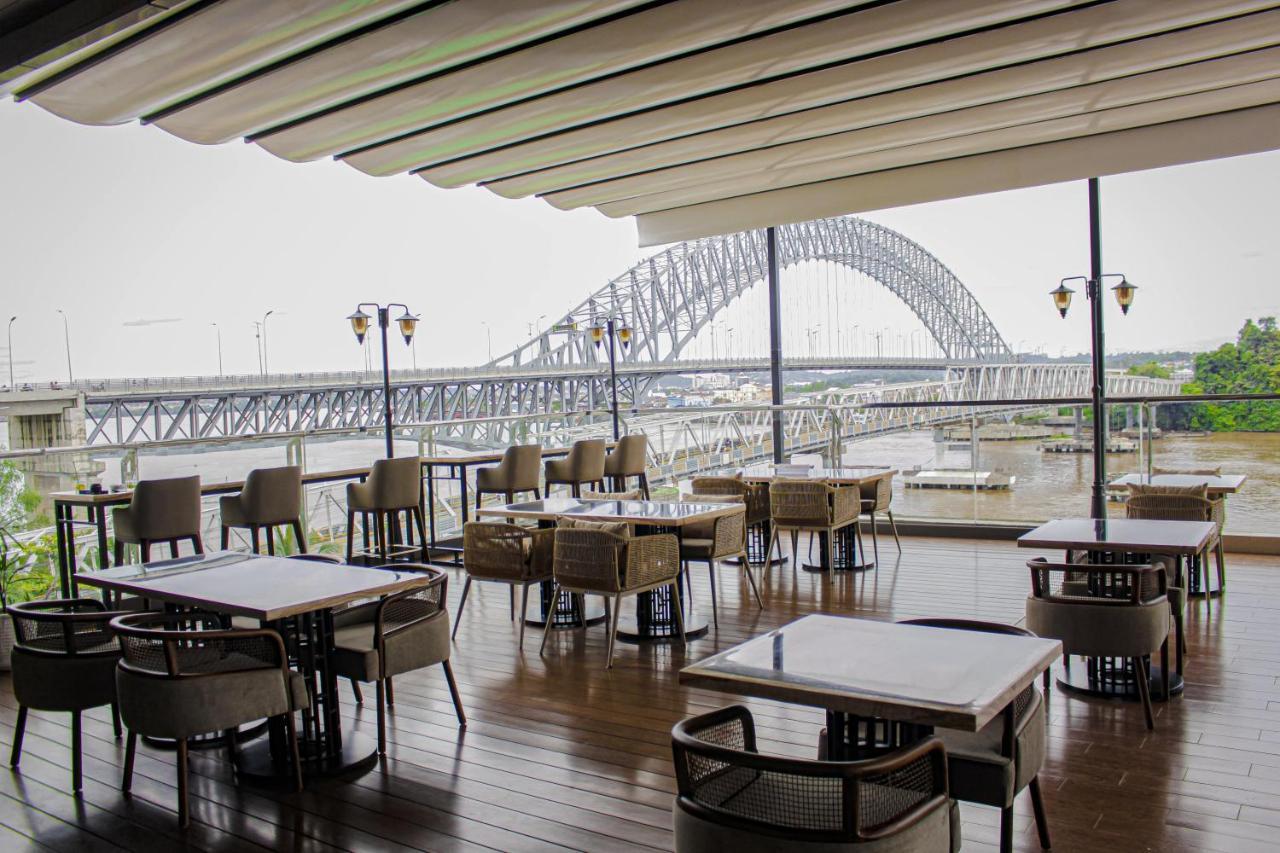 Harris Hotel Samarinda Kültér fotó