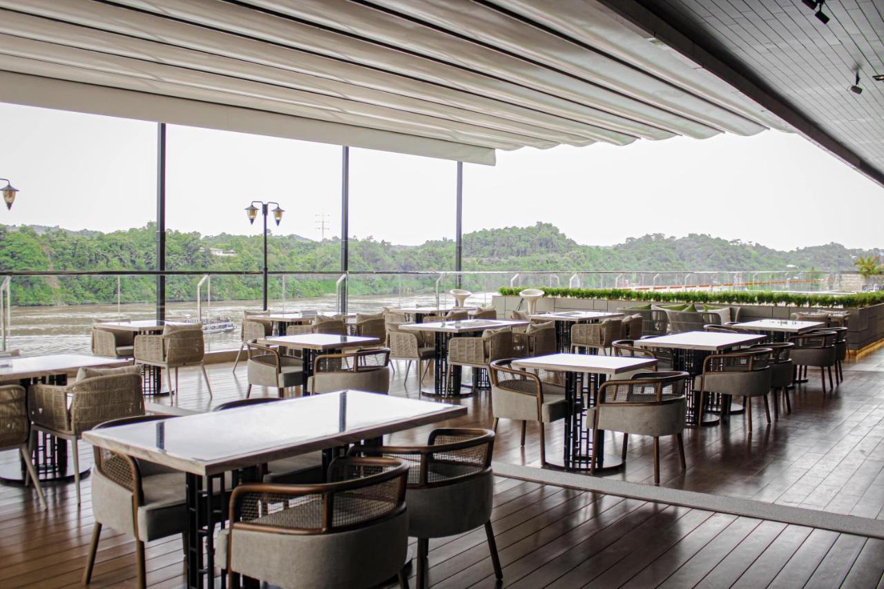 Harris Hotel Samarinda Kültér fotó