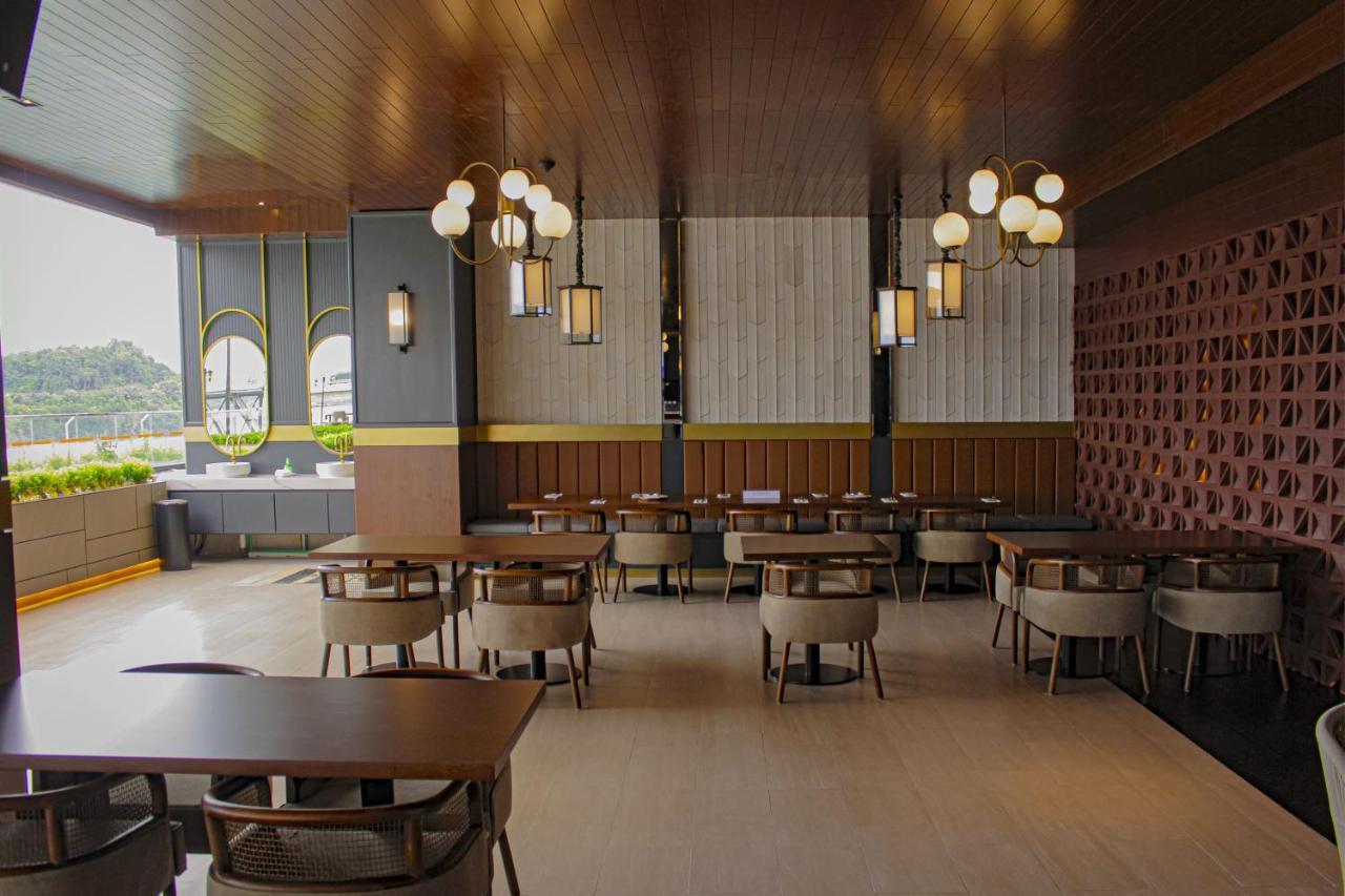 Harris Hotel Samarinda Kültér fotó