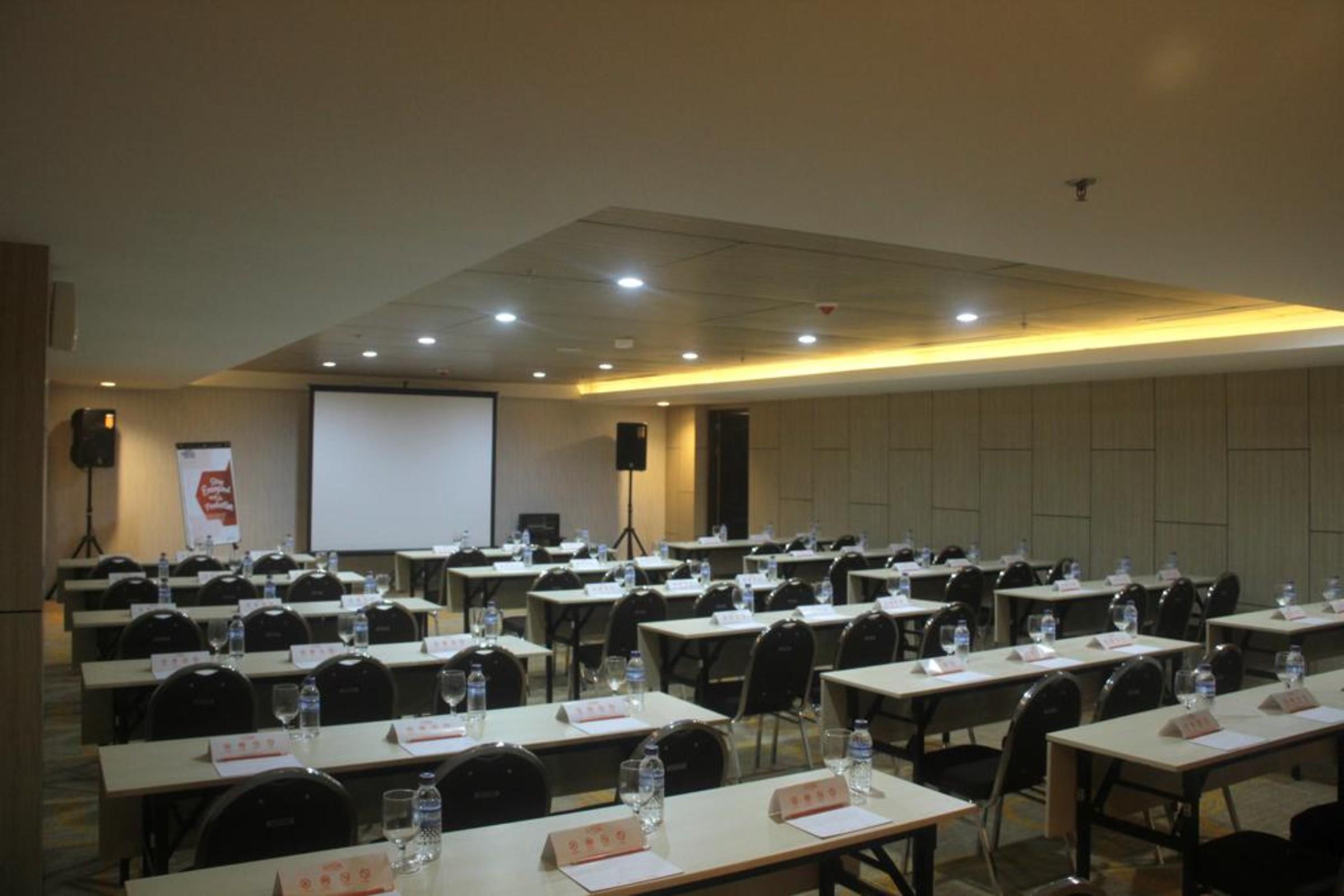 Harris Hotel Samarinda Kültér fotó